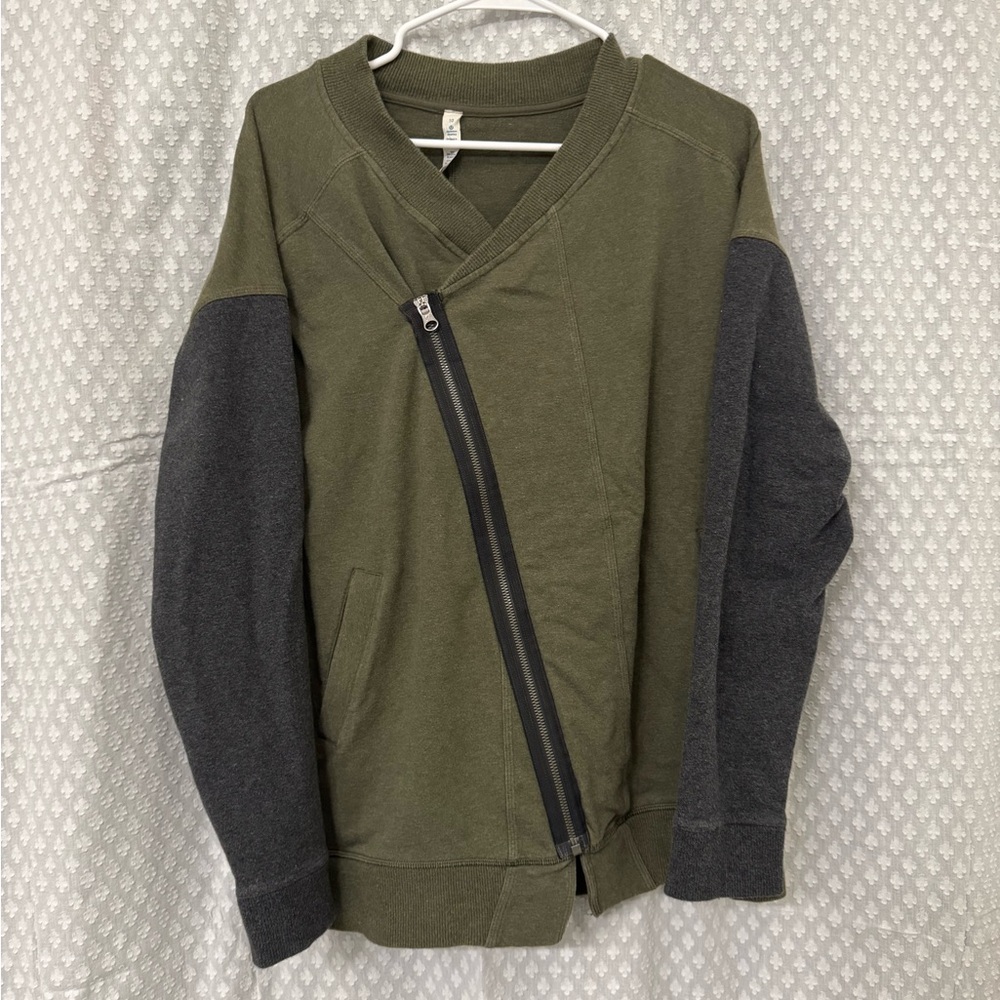 Lululemon sweatshirt crewneck with asymmetrical zip